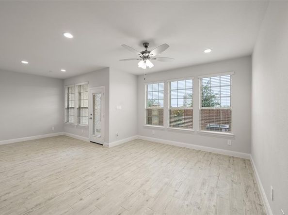 648  Sandiford  , Mansfield Texas 76063