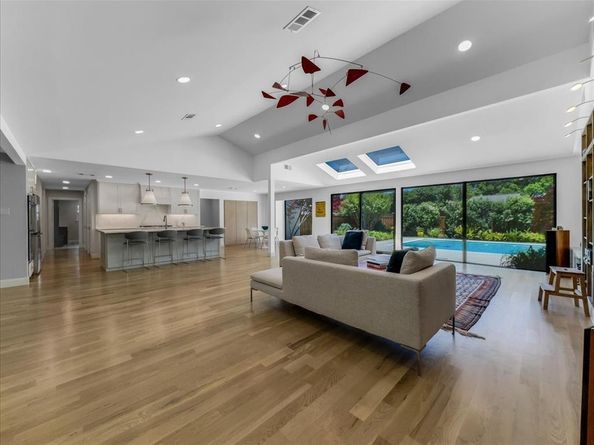 7049  Gateridge Drive , Dallas Texas 75254