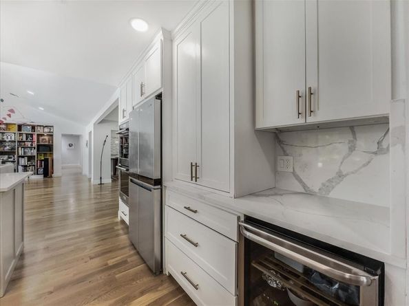 7049  Gateridge Drive , Dallas Texas 75254