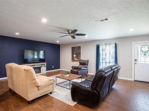 641  Furlong Drive , Dallas Texas 75211