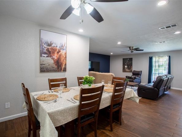 641  Furlong Drive , Dallas Texas 75211