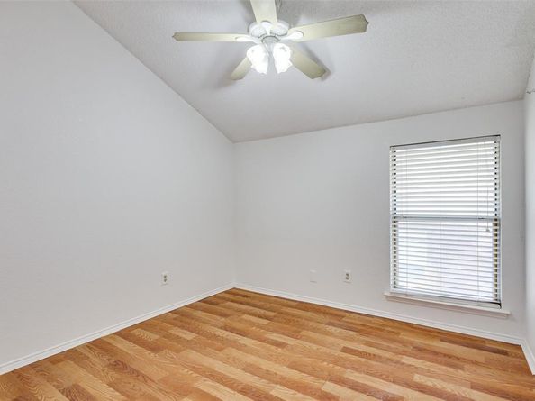 6  Tanager Court , Mansfield Texas 76063