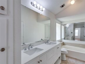 6  Tanager Court , Mansfield Texas 76063