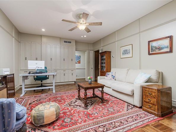 6126  Averill Way  103W, Dallas Texas 75225