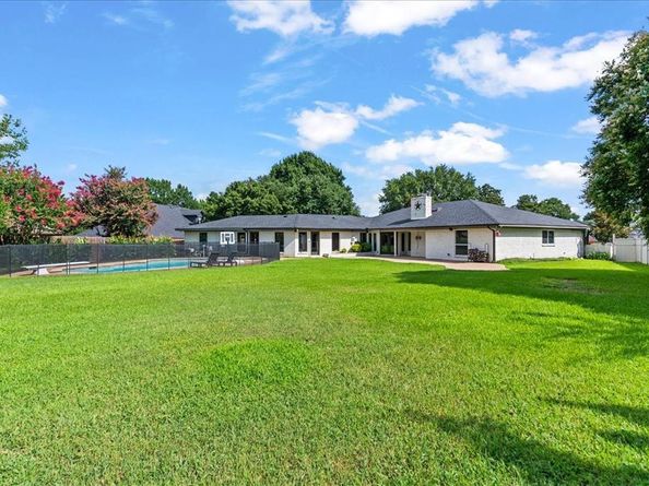 1106  Cypress Court , Mansfield Texas 76063