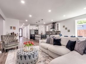 1514  Bickers Street , Dallas Texas 75212