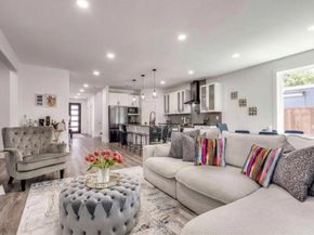 1514  Bickers Street , Dallas Texas 75212