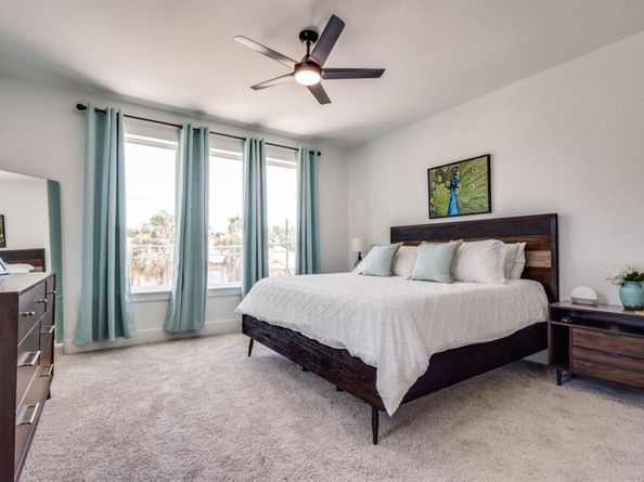 1514  Bickers Street , Dallas Texas 75212
