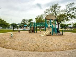 1514  Bickers Street , Dallas Texas 75212
