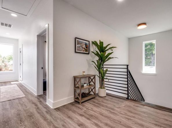1514  Bickers Street , Dallas Texas 75212
