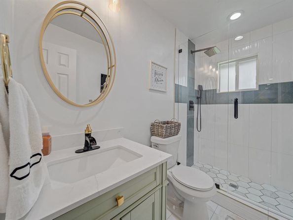 4606  Hazelhurst Lane , Dallas Texas 75227