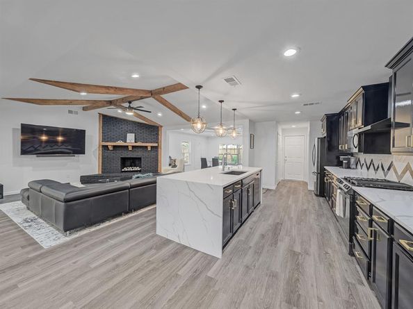 4606  Hazelhurst Lane , Dallas Texas 75227