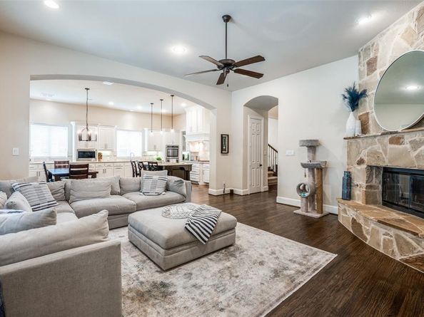 898  Clear Water Drive , Allen Texas 75013