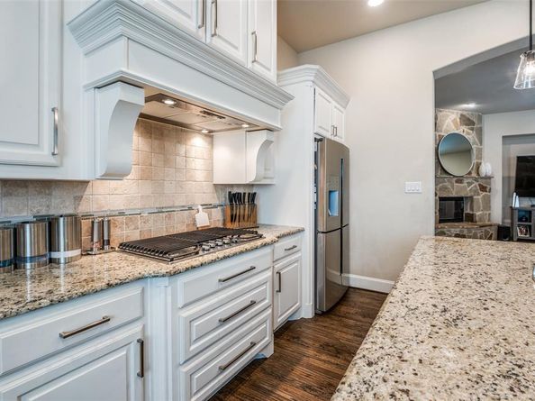 898  Clear Water Drive , Allen Texas 75013
