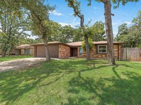 3614  French Wood Drive , Arlington Texas 76016