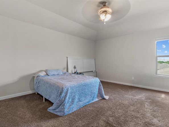 15945  White Mill Road , Fort Worth Texas 76177