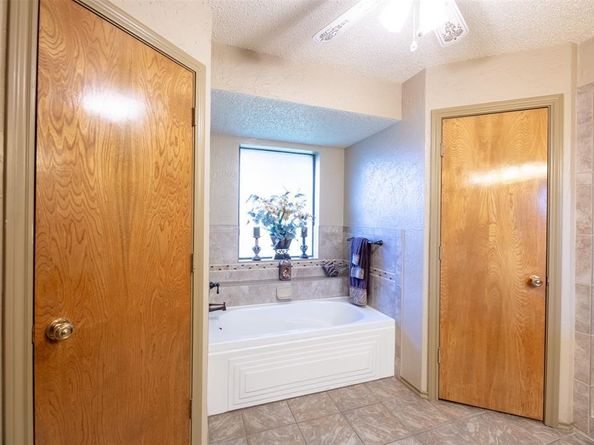 1613  Parkside Trail , Lewisville Texas 75077