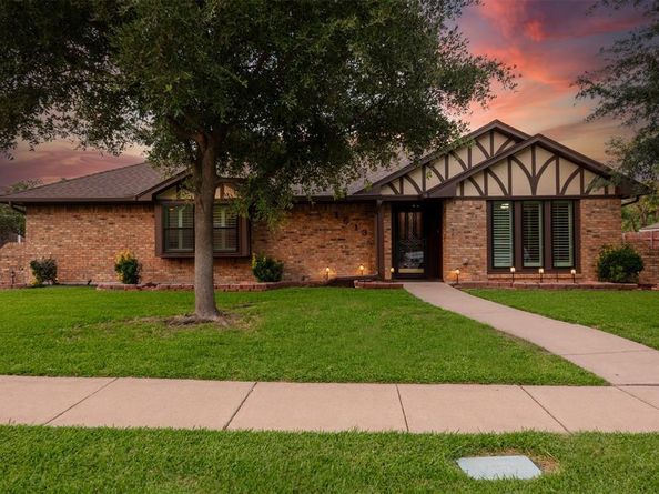 1613  Parkside Trail , Lewisville Texas 75077