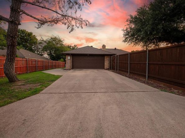 1613  Parkside Trail , Lewisville Texas 75077