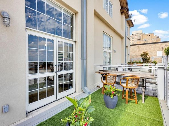 1122  Jackson Street  1103, Dallas Texas 75202