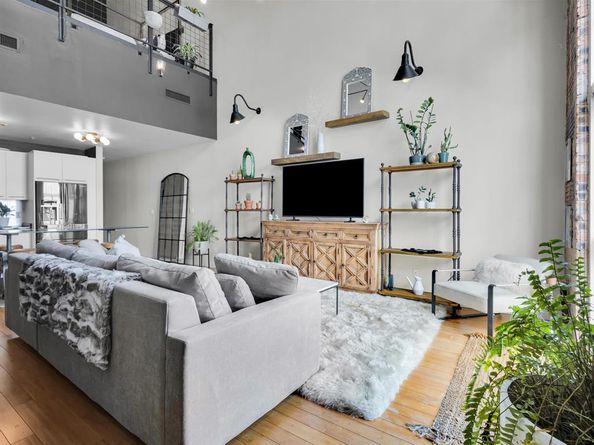 1122  Jackson Street  1103, Dallas Texas 75202