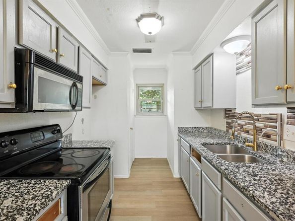 3528  Silverhill Drive , Dallas Texas 75241