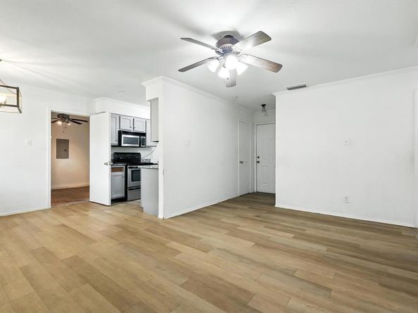 3528  Silverhill Drive , Dallas Texas 75241