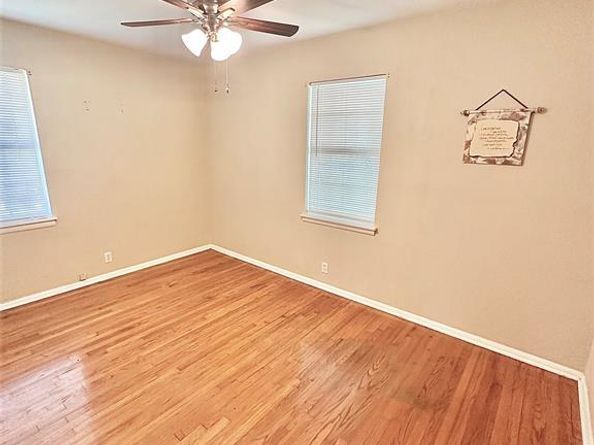 1125  Laguna Drive , Denton Texas 76209