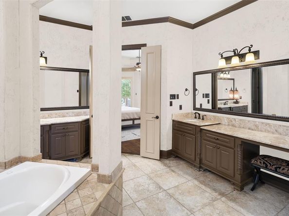 109  Old Vineyard Lane , Heath Texas 75032