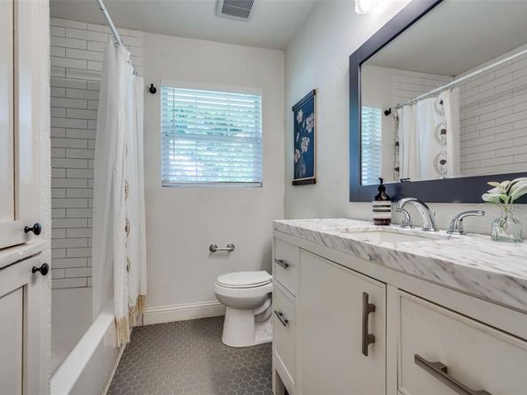 10225  Pinecrest Drive , Dallas Texas 75228