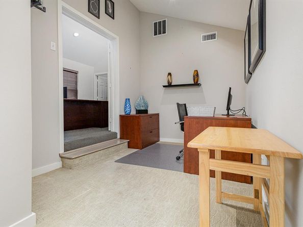 6141  Prestondell Court , Dallas Texas 75240