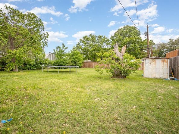 805  Bowie Street , Garland Texas 75040