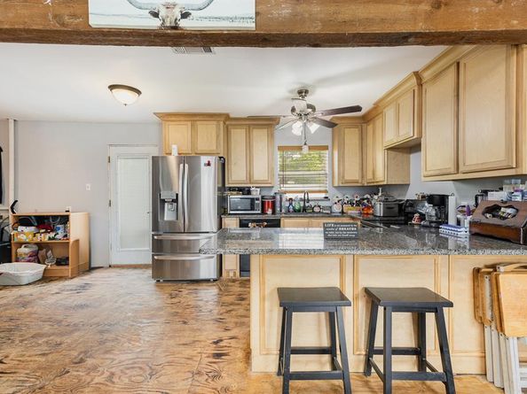 805  Bowie Street , Garland Texas 75040