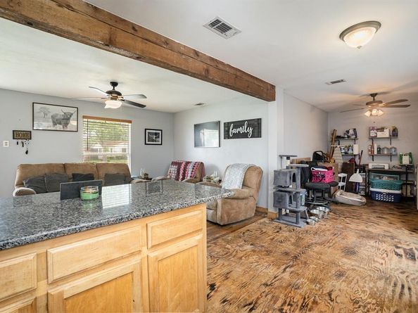 805  Bowie Street , Garland Texas 75040