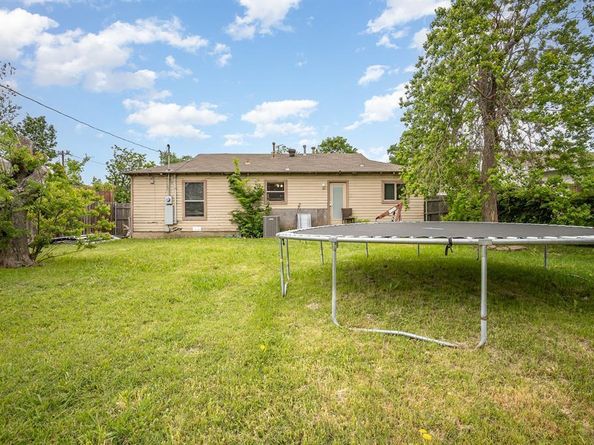 805  Bowie Street , Garland Texas 75040