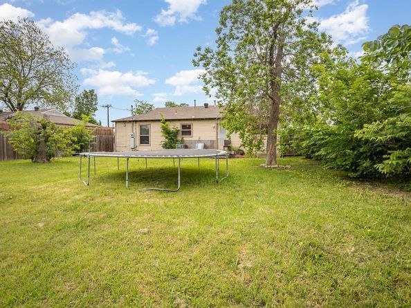 805  Bowie Street , Garland Texas 75040