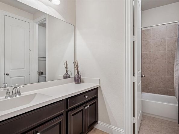 1425  10th Street , Argyle Texas 76226