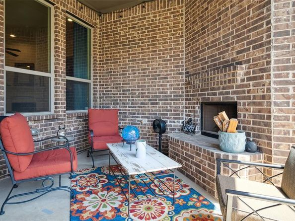 1425  10th Street , Argyle Texas 76226