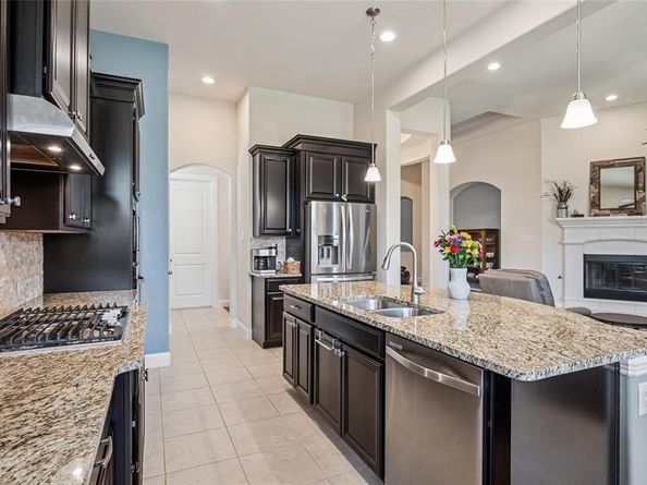 1425  10th Street , Argyle Texas 76226