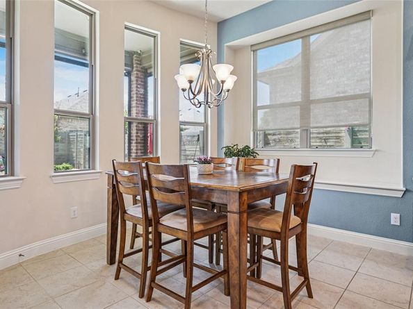 1425  10th Street , Argyle Texas 76226