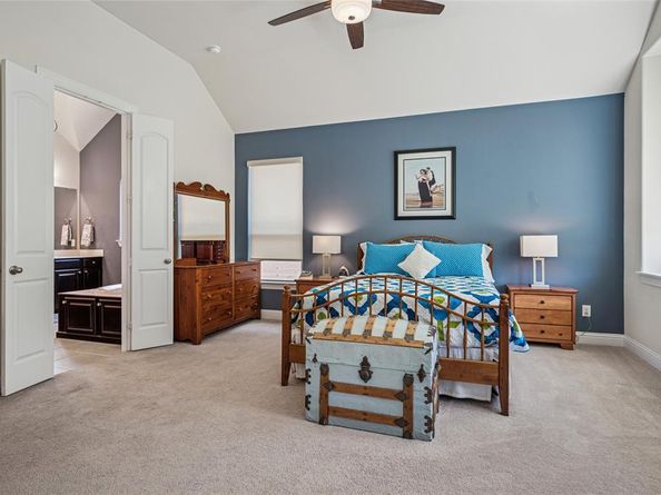 1425  10th Street , Argyle Texas 76226