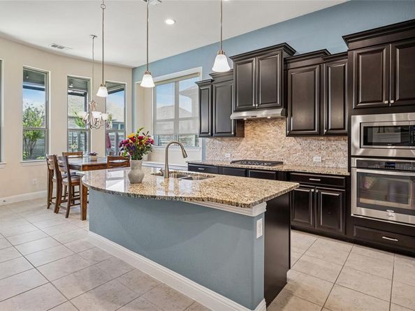 1425  10th Street , Argyle Texas 76226