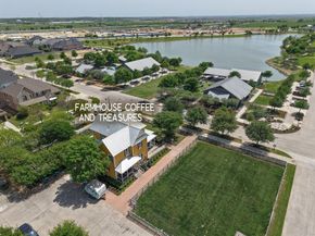 1425  10th Street , Argyle Texas 76226