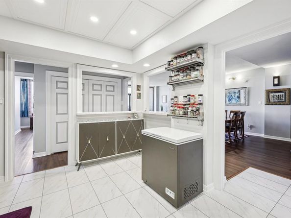 5200  Keller Springs Road  815, Dallas Texas 75248