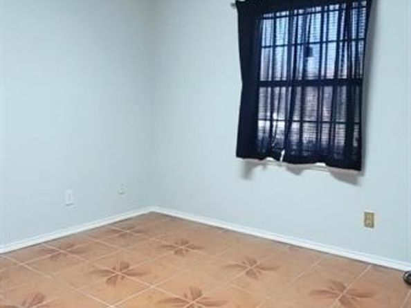 1113  Maydelle Lane , Garland Texas 75042