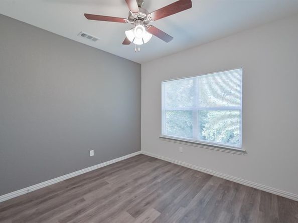 1716 E Powell Avenue , Fort Worth Texas 76104
