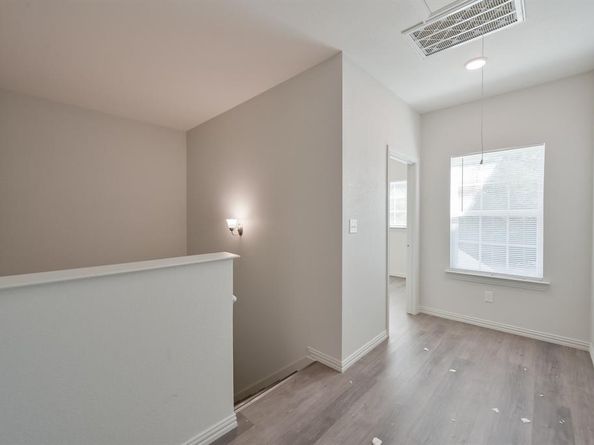 1716 E Powell Avenue , Fort Worth Texas 76104
