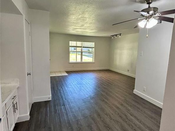 3616  Parkridge Drive  108, Dallas Texas 75234
