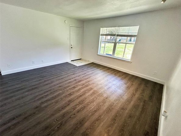 3616  Parkridge Drive  108, Dallas Texas 75234