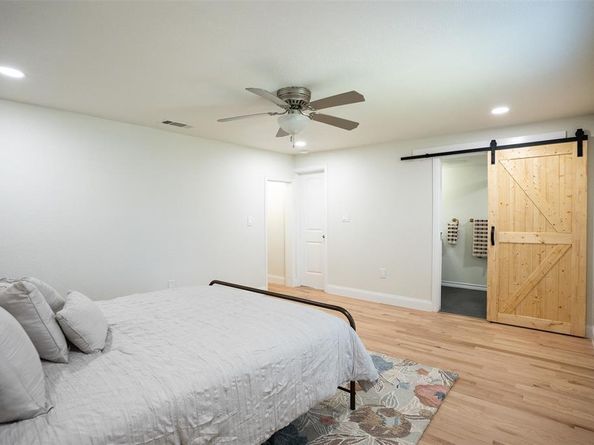 1606  Denver Avenue , Fort Worth Texas 76164